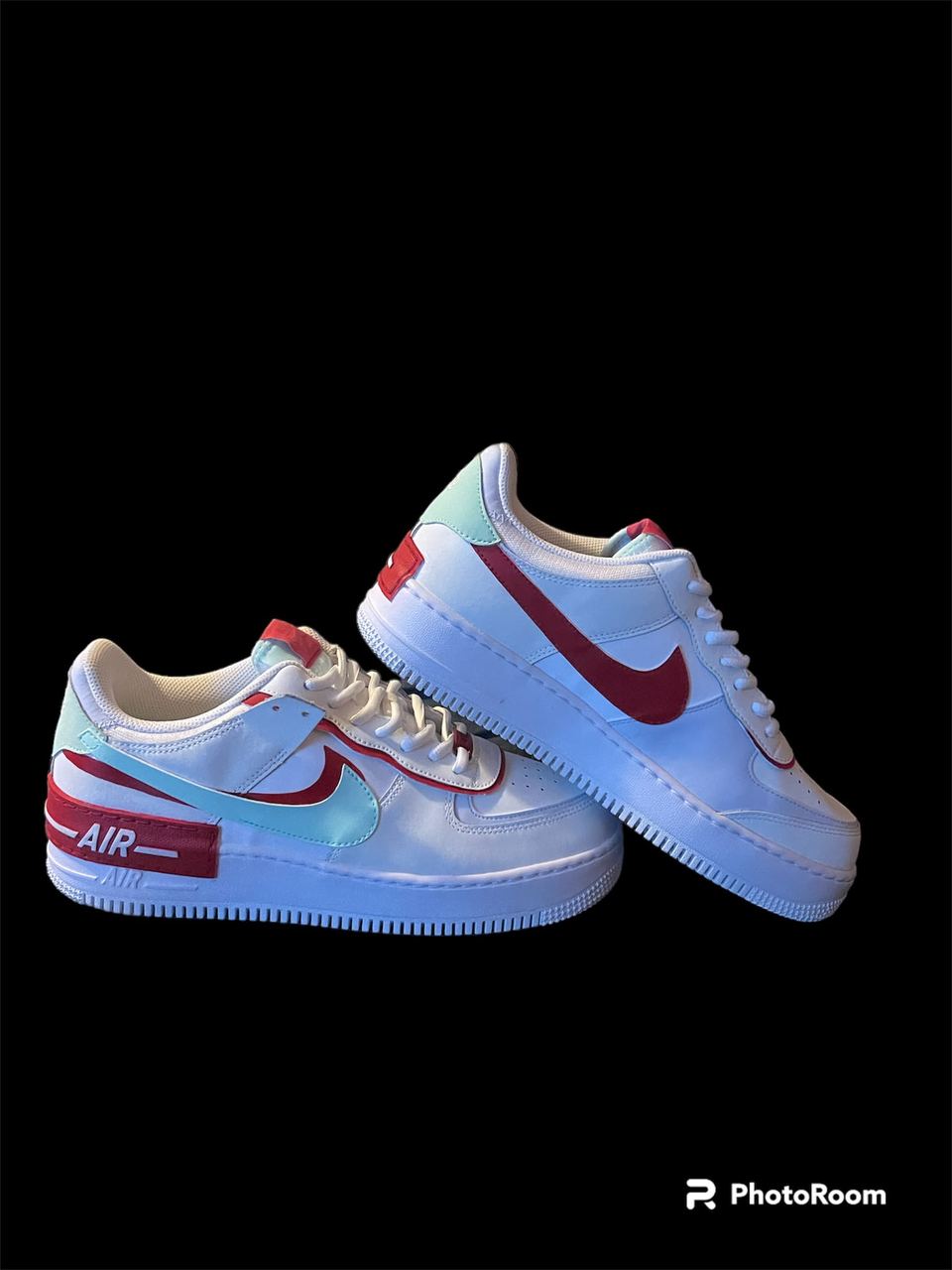 Nike Air Force 1 Shadow personalizzate con swoosh rosso e azzurro